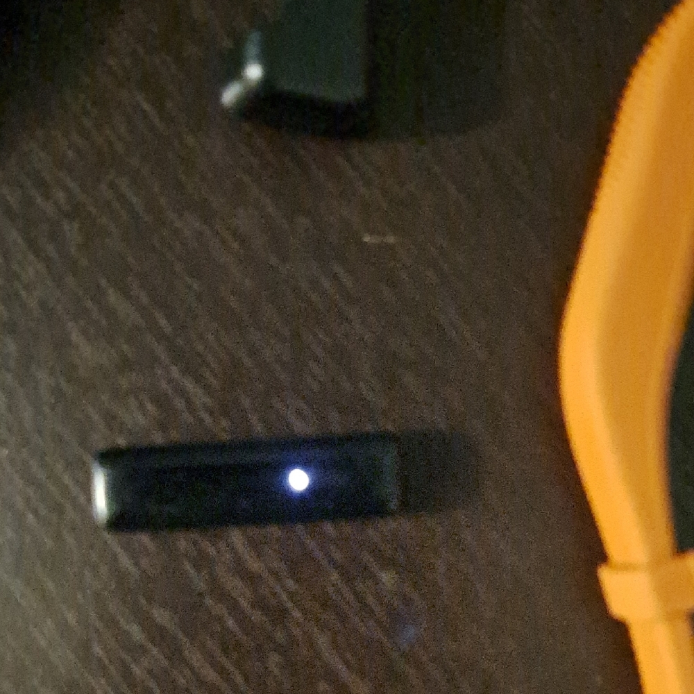 Fitbit Flex 2 with Iterchangeable Silicone Watch Bands abd Charger - Picture 2 of 2